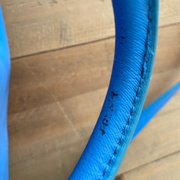 Tory Burch - Cornflower blue handbag. Beautiful color. Used condition. - Picture 8 of 10